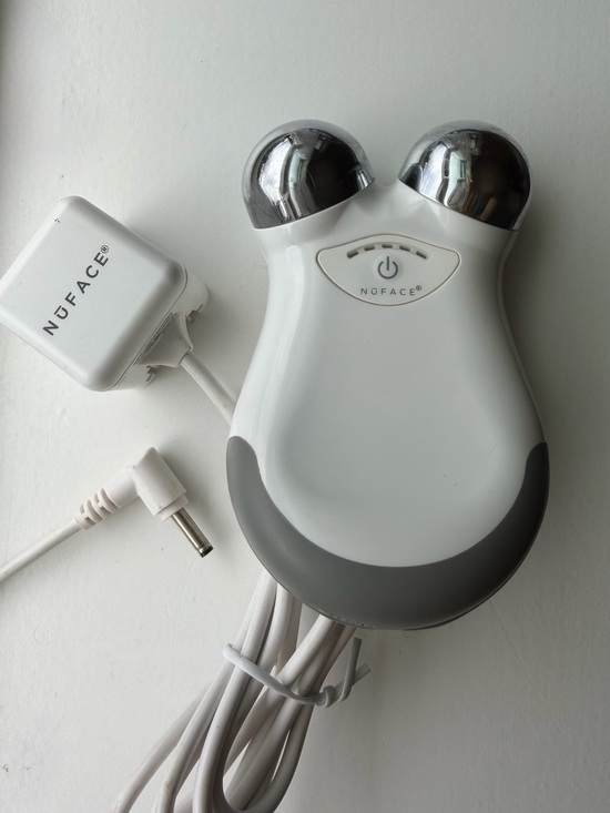 NuFace Other - NuFace Mini with Charger